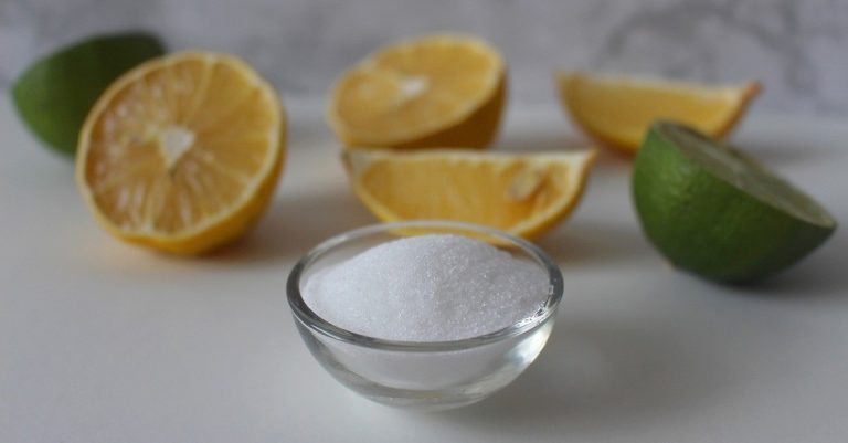 Fact-Check: Bere Acqua, Limone e Bicarbonato può Davvero Curare il Cancro?